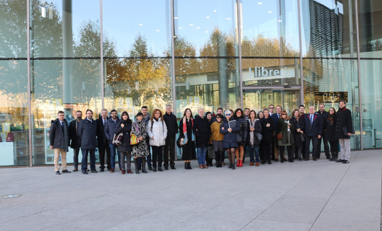 Foto de familia con los asistentes al XXX Aniversario de UNE