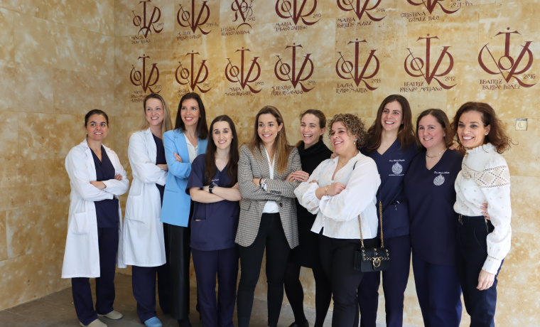 La Clínica Odontológica de la USAL conmemora el 8M con el descubrimiento de los vítores de 13 doctoras