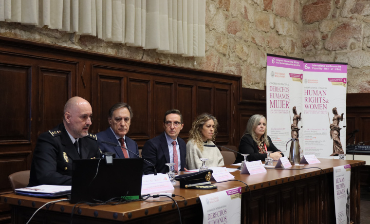  Claudio Javier Díaz, Carlos Garcia Carbayo, Juan Manuel Corchado, Rosa María López Alonso e Inmaculada Sánchez Barrios en el congreso.