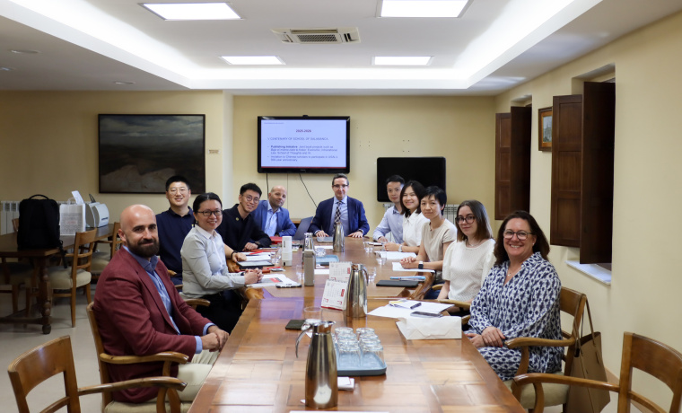 Reunión en el Rectorado con una delegación de profesores de las universidades de Pekin y Tsinghua