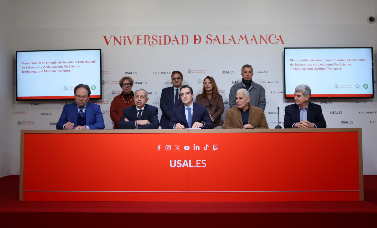 De izquierda a derecha: Félix Ortega, Ismail Abdel Ghafar, Juan Manuel Corchado, Samy Tayie y José Manuel Pérez Tornero 