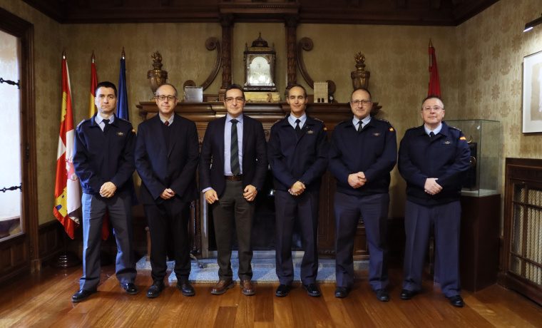 Encuentro en el Rectorado con los miembros del Ejército del Aire y del Espacio
