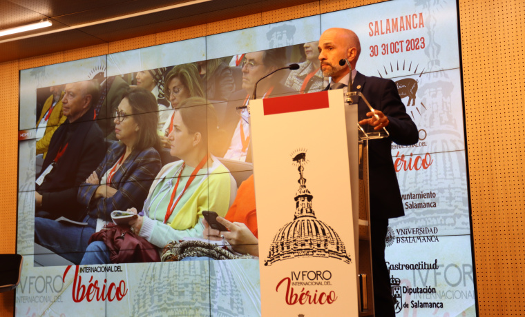 El vicerrector de Economía, Javier González Benito en el IV Foro Internacional del Ibérico