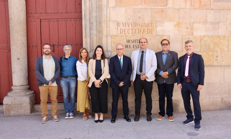 De izq. a dcha: Mario Amado, subdirector de la Escuela de Doctorado de la USAL; Fernando Silla, profesor de la Facultad de Biología; Nieves Martinez, subdirectora de la Escuela de Doctorado de la USAL; Mónica Bertto, directora de Comunicación Institucional de la UFV; José Miguel Mateos, vicerrector de Investigación de la USAL; Raúl Narciso, vicerrector de Investigación y Posgrado de la UFV; José Ambrosio Ferreira, vicerrector de Extensión y Cultura de la UFV; y Vladimir Oliveira, director de Relaciones Internacionales