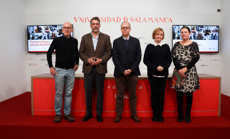 Manuel Hernández, José Miguel Mateos Roco, Ángel Martín Peralvo,  Ana Chaguaceda y Gemma Barrueco en la presentación de 'Territorio Torga, corazón Unamuno'