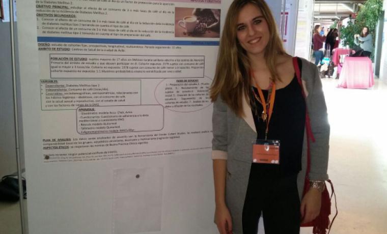 El proyecto titulado “Elevado consumo de cafeína y reducción del riego de diabetes mellitus tipo II”, realizado por la estudiante ya graduada Paula Jiménez, ha sido galardonado con el premio al mejor proyecto de investigación “Rincón del Estudiante”