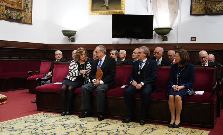 El profesor del Departamento Ciencias Biomédicas y del Diagnóstico pronunció el discurso de ingreso “Alergología: arte médica y arte poética”