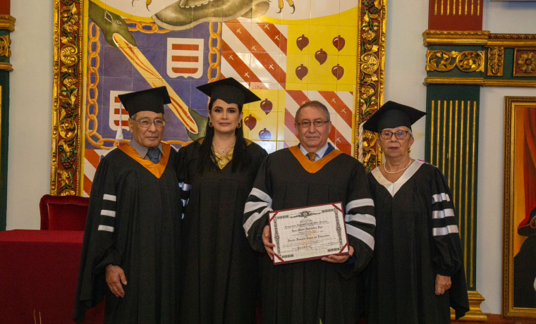 José Mª Hernández Díaz, catedrático de Historia de la Educación, doctor honoris causa por la Corporación Universitaria del Meta-UNIMETA