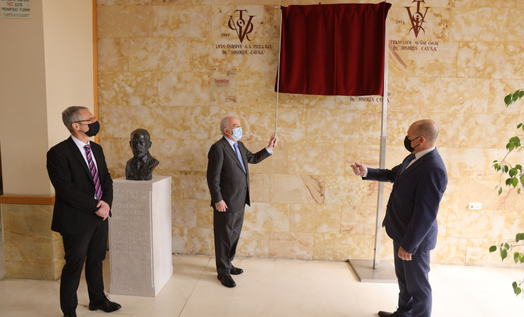 Ricardo Rivero, Fernando Carbajo Cascón y  Santiago Muñoz Machado, en el acto homenaje