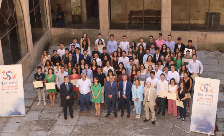 La Universidad de Salamanca entrega los Premios de Acceso a la Universidad a los estudiantes con las 100 mejores notas de la EBAU de junio