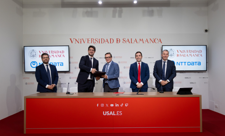 Creación de la Cátedra "Justicia Digital USAL-NTT DATA". De izq. a dcha.: David Fraguela Muñiz, Carlos Tabernero Fernández, Juan Manuel Corchado Rodríguez, Federico Bueno de Mata y Fernando Criado Bueno.