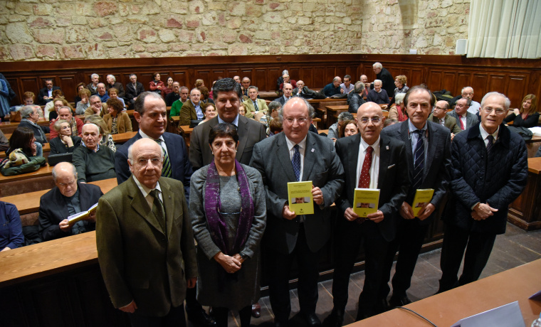 Emiliano Fernández Vallina, Santiago Santa Cruz (atrás), Consuelo del Cañizo, Francisco Javier García (atrás), Enrique Cabero, José Luis de las Heras. Marcos González Díaz y Antonio Heredia