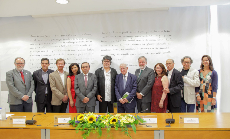 Foto de la familia de los asistentes al acto