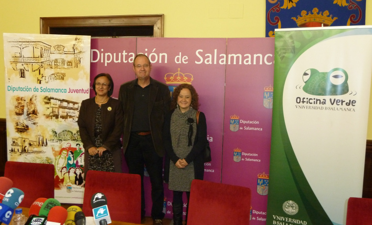 Lourdes Villoria, alcaldesa de Cabrerizos; Alfredo Martín, diputado de Deportes, Educación y Juventud; y Pastora Vega, vicerrectora de Innovación e Infraestructuras de la Universidad de Salamanca.