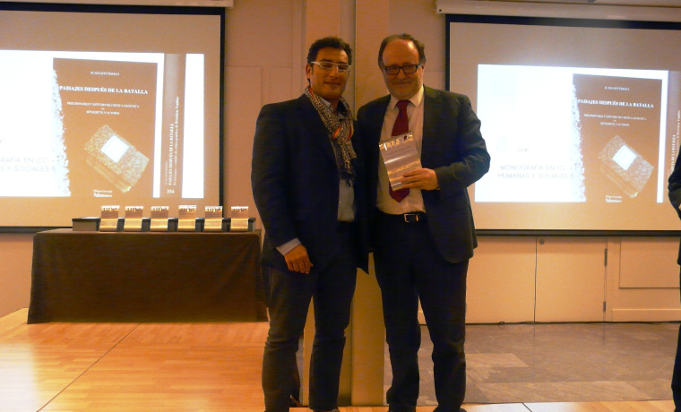 Lluís Pastor, presidente de UNE, y Mariano Esteban de Vega, vicerrector de Profesorado de la Universidad de la Salamanca.