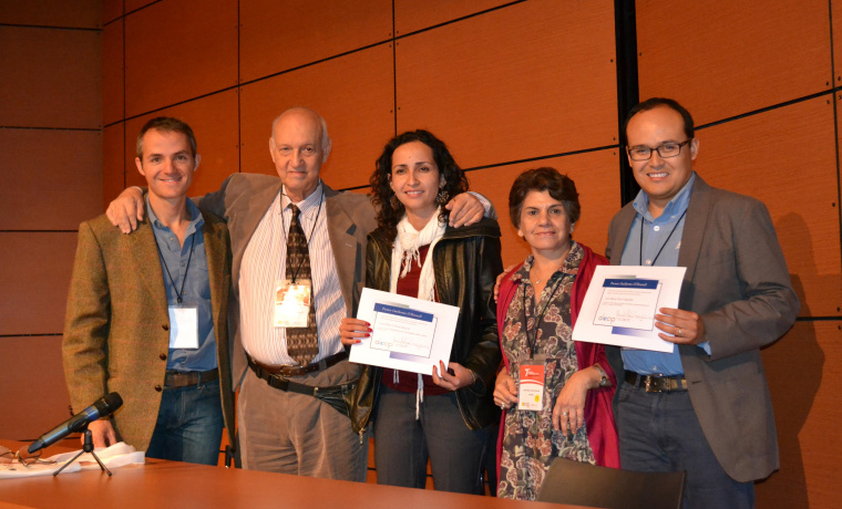 De izquierda a derecha: Felipe Botero, organizador del Congreso; Glaucio Soares, secretario general de ALACIP; Lina María Cabezas; Argelina Figuereido, responsable del jurado evaluador de las tesis; y Juan Mario Solís Delgadillo.
