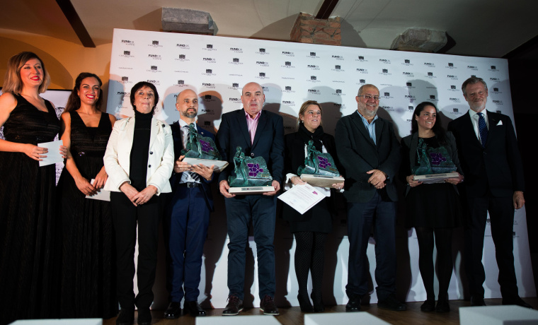 La Universidad de Salamanca recibe el I Premio de Honor que concede la Fundación Obra Social de Castilla y León (FUNDOS) a la Innovación Social