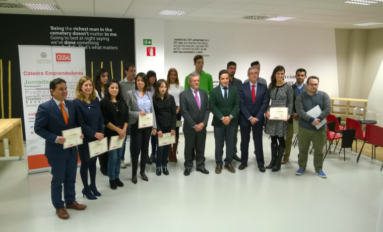 Al acto han asistido Juan Manuel Corchado, vicerrector de Investigación y Transferencia y director General del Parque Científico, José Carlos Sánchez, director de la Cátedra de Emprendimiento de la USAL y José María Pino, director de Santander Universidades en Castilla y León