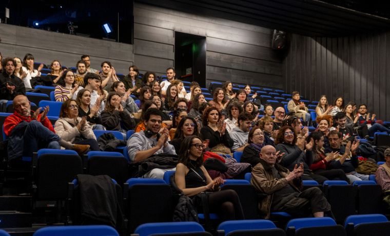 Alumnos de Bellas Artes en la proyección de sus trabajos de Fin de Grado