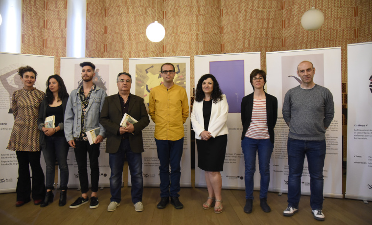 Foto de familia con los premiados asistentes al acto