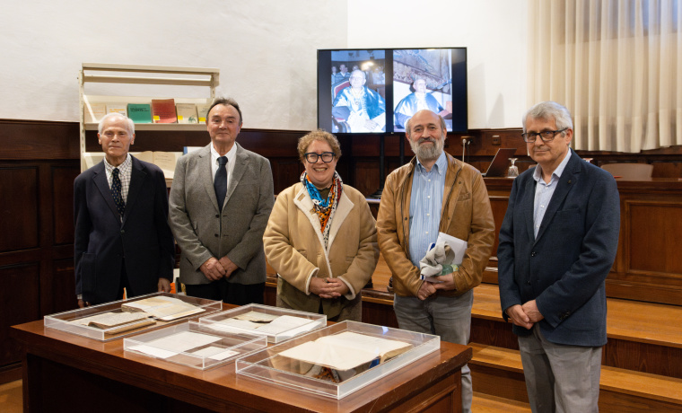 Acto de donación del archivo personal del filósofo Alain Guy. De izq. a dcha.: Antonio Heredia, Michel Malhié, Matilde Olarte, Antonio Notario y Miguel Ángel Jaramillo.