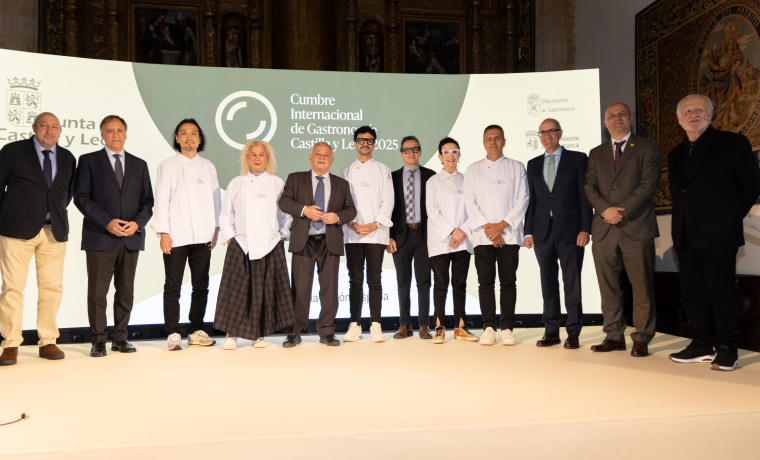 Autoridades y chefs en la inauguración de la I Cumbre Internacional Gastronómica
