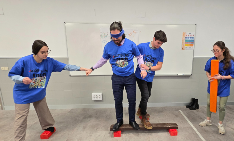 Equipo ganador formado por estudiantes de ADE y DADE de la Universidad de Salamanca.