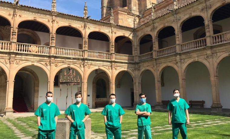 El Consejo de Gobierno estudia la concesión de la medalla de la universidad a los profesionales sanitarios