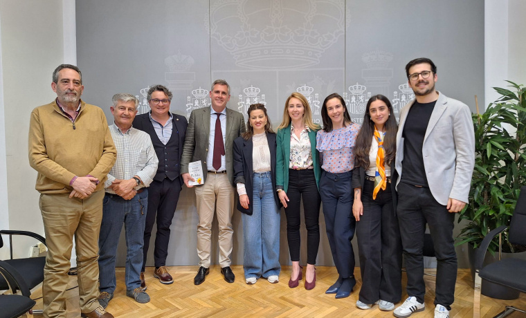 Presentación del libro "Educar y educarse entre pantallas ¡Todo el día con el móvil" del grupo de Investigación GIPEP de la USAL 