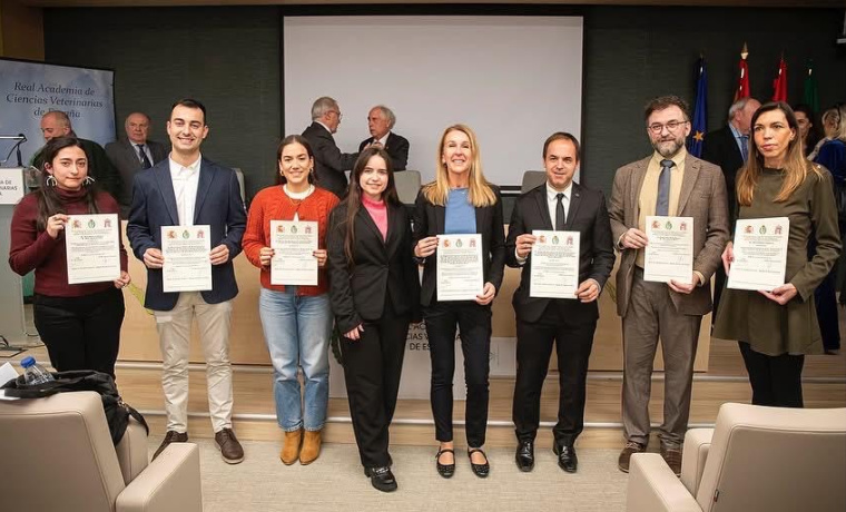 Rodrigo Morchón recibe el XI Premio Laboratorios Zendal
