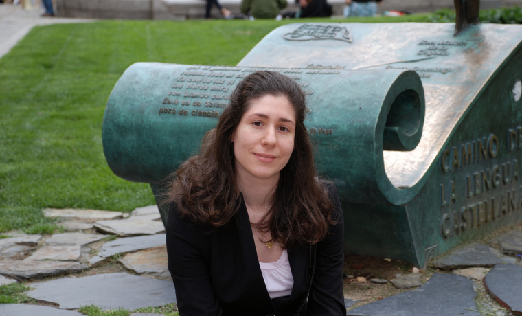 La alumna recibió el galardón por su traducción del texto “Anillos” de Alison Tyler