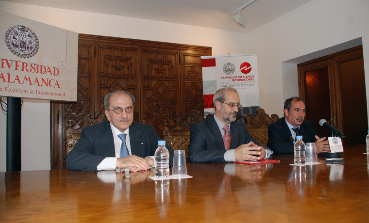 El rector de la Universidad de Lenguas y Comunicación de Milán (IULM) ofreció una rueda de prensa previa a su nombramiento como doctor honoris causa