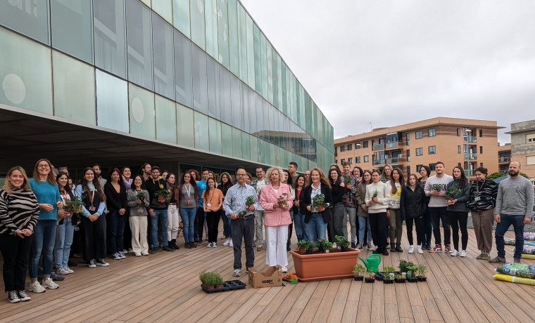 El INCYL y la Oficina Verde de la USAL conmemoran el Día Internacional de la Fascinación por las Plantas con la plantación de un huerto urbano
