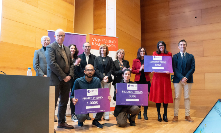 Entrega de premios del certamen "Three Minute Thesis" en el edificio FES
