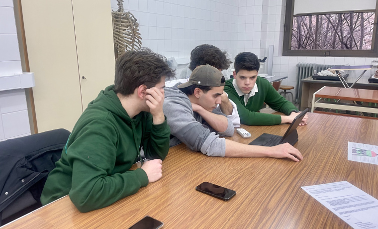 Estudiantes durante las pruebas de entrenamiento 