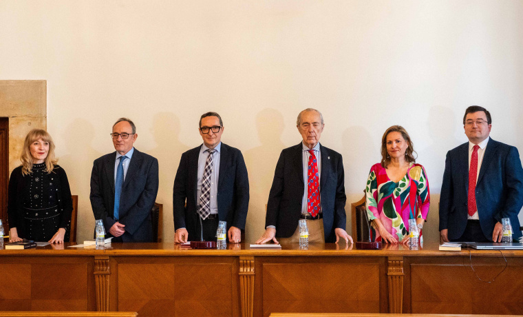 Juan Manuel Corchado, Luis Alberto de Cuenca,Manuel González de la Aleja, María Ángeles Recio, María Isabel Toro y  Francisco Javier Burguillo
